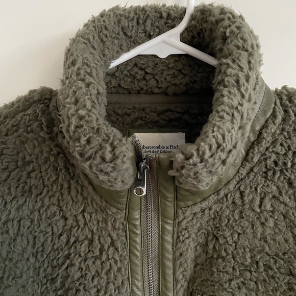Abercrombie & Fitch Sherpa - Picture 3 of 6